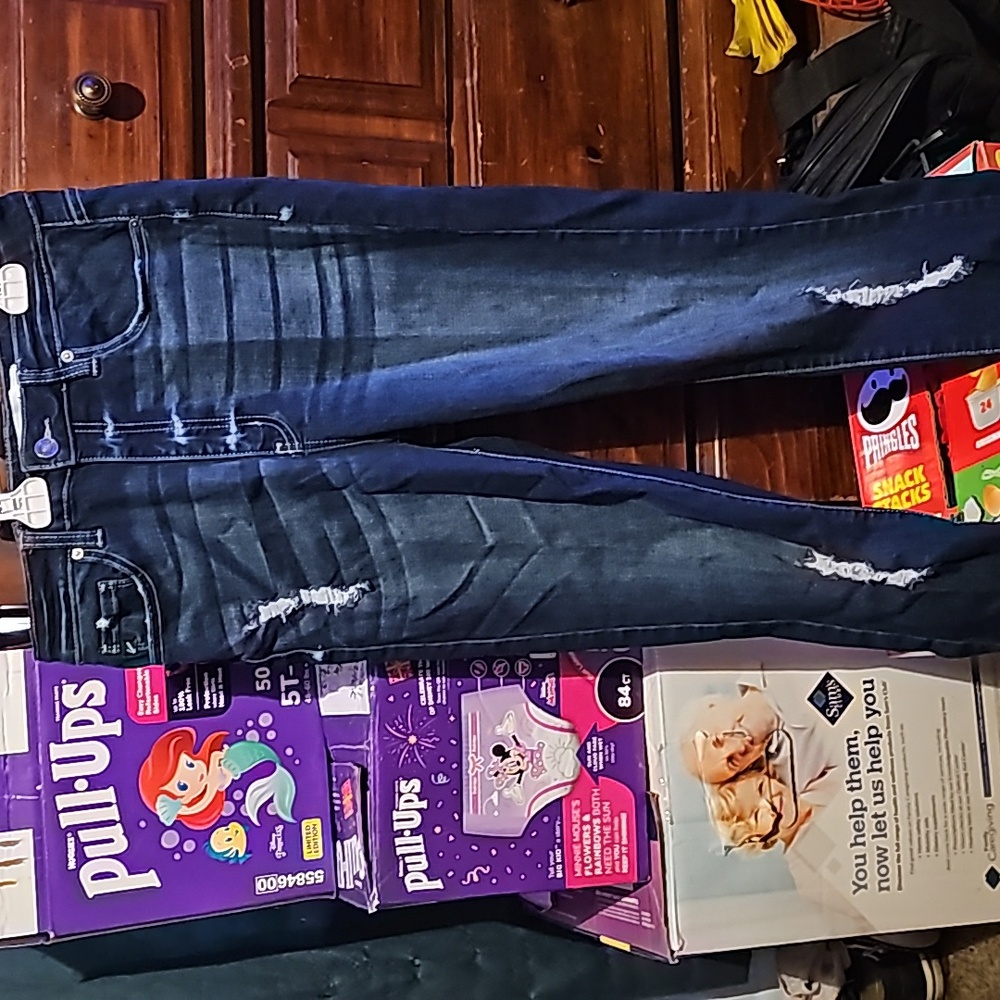 !!.       Ladies size 11/29  jeans